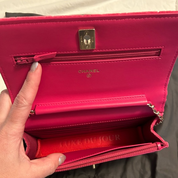 Authentic CHANEL Wallet On Chain - Picture 5 of 8